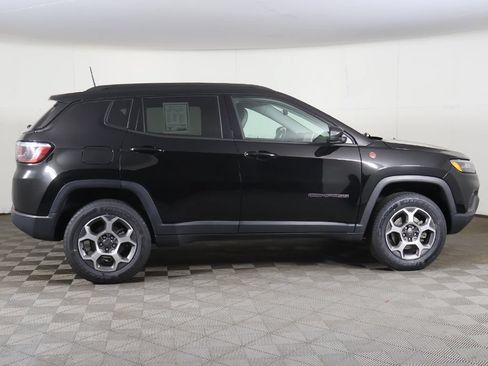 Used 2022 Jeep Compass Trailhawk w/ Trailhawk Convenience Group AWD/4WD image 17