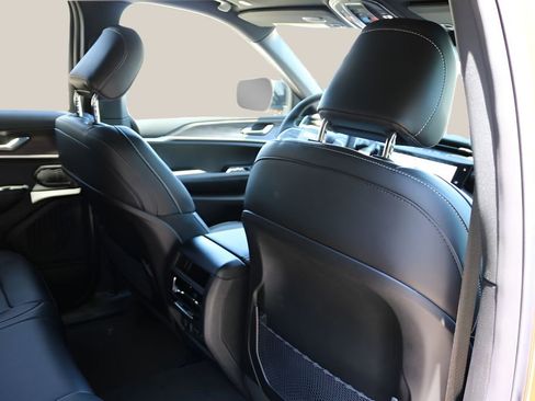 New 2026 Jeep Grand Cherokee Limited AWD/4WD image 19