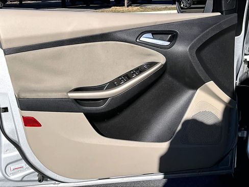 Used 2012 Ford Focus SEL image 21