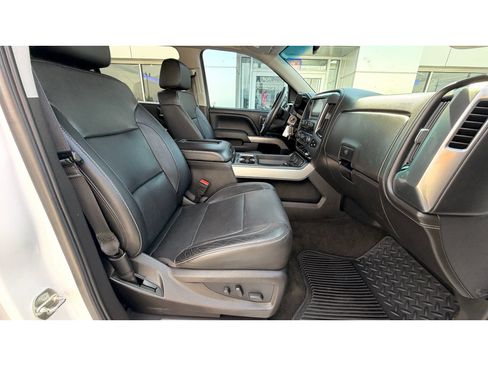 Used 2018 Chevrolet Silverado 1500 LTZ Z71 w/ LTZ Plus Package AWD/4WD image 12
