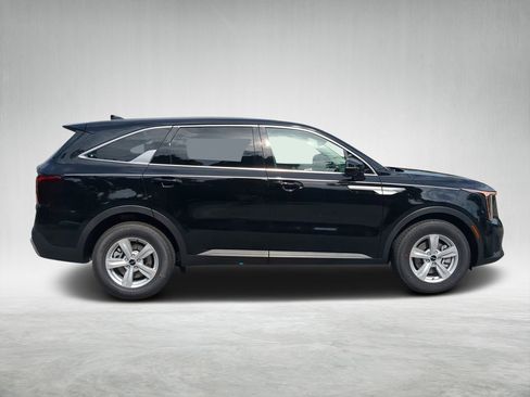 New 2026 Kia Sorento LX image 2