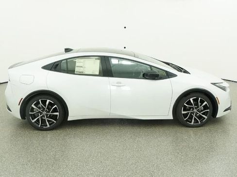 New 2026 Toyota Prius Plug-In Hybrid FWD image 11