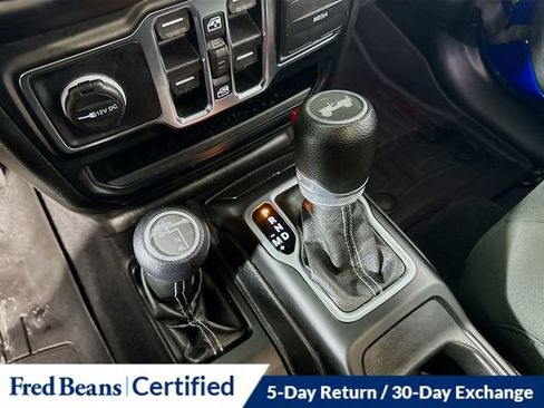 Used 2020 Jeep Wrangler Unlimited Sahara image 18