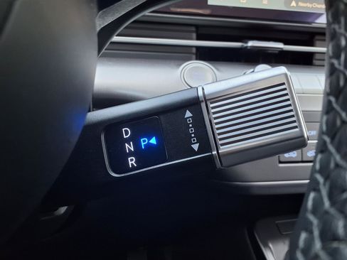 Used 2024 Hyundai Kona Limited FWD image 26
