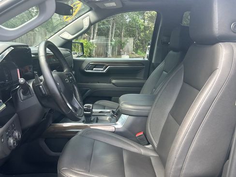 Used 2024 Chevrolet Silverado 1500 LT Trail Boss w/ Convenience Package II image 17