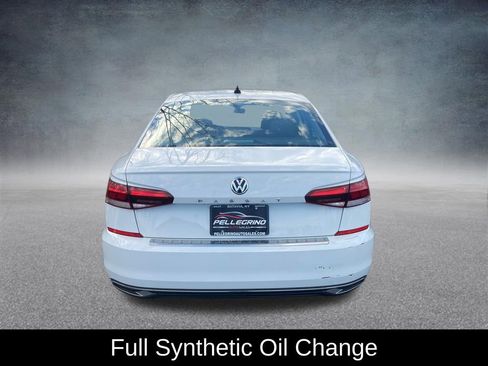 Used 2022 Volkswagen Passat 2.0T SE image 5