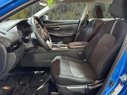 Used 2024 Nissan Sentra SV FWD image 9