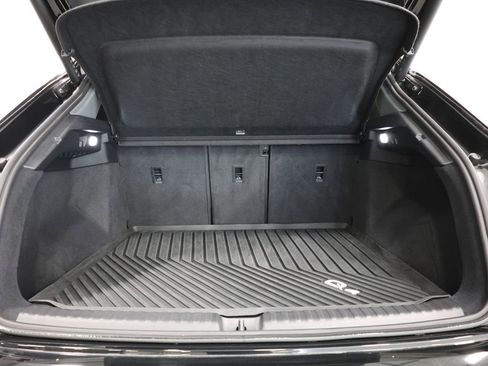 Used 2023 Audi Q4 e-tron Prestige AWD/4WD image 28