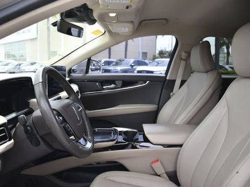 Used 2022 Lincoln Nautilus FWD w/ Premium Package image 19