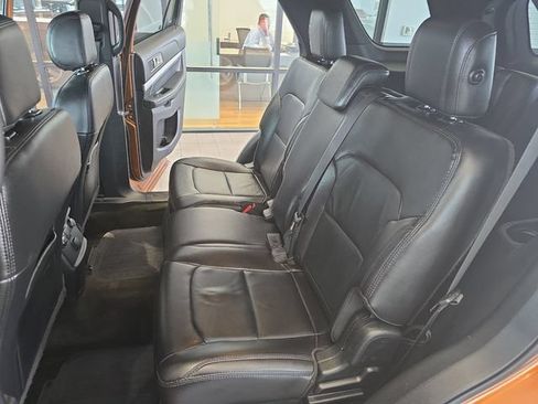 Used 2017 Ford Explorer XLT w/ Equipment Group 202A FWD image 12