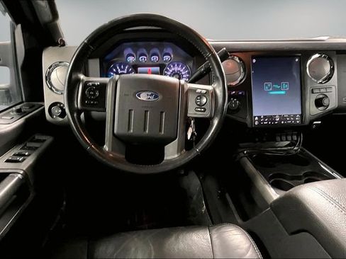Used 2011 Ford F350 Lariat w/ Lariat Interior Pkg image 9