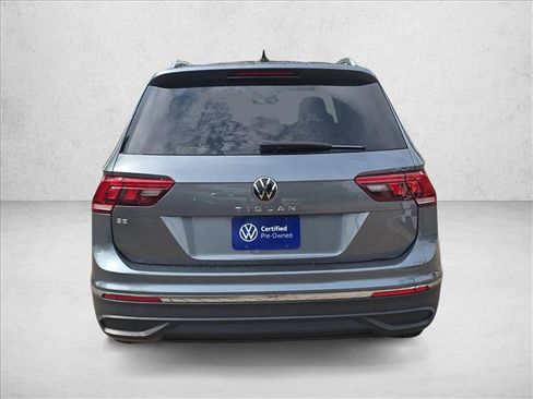 Certified 2022 Volkswagen Tiguan SE FWD image 6