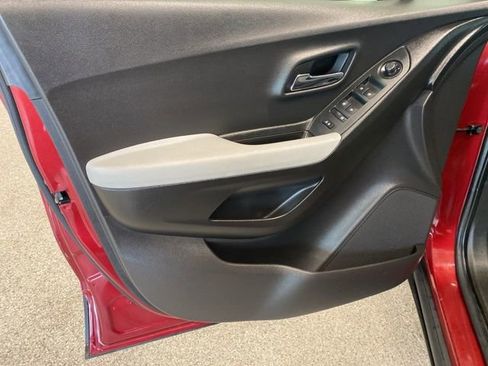 Used 2019 Chevrolet Trax LT w/ Driver Confidence Package image 27