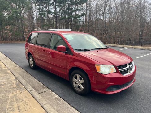 Used 2013 Dodge Grand Caravan SXT image 5
