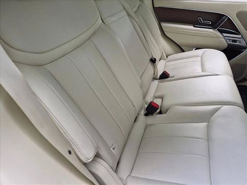 Used 2024 Land Rover Range Rover SE AWD/4WD image 18