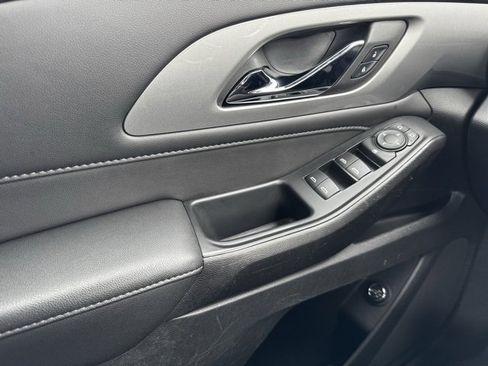 Certified 2022 Chevrolet Traverse LT image 31