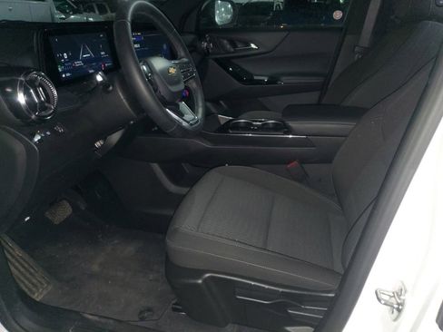 Used 2025 Chevrolet Equinox LT image 11