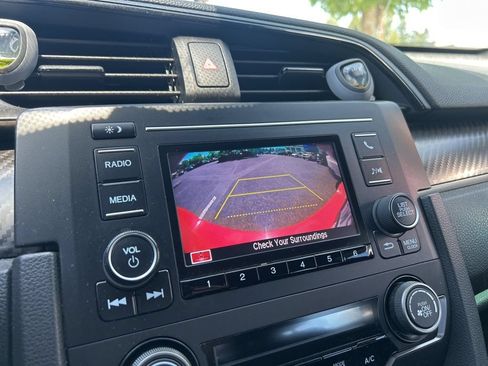 Used 2019 Honda Civic Sport image 9
