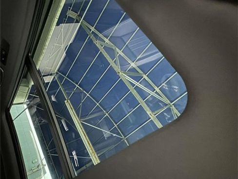 Certified 2022 Volkswagen Tiguan SE R-Line image 35