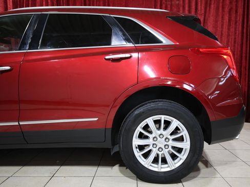 Used 2019 Cadillac XT5 FWD image 6
