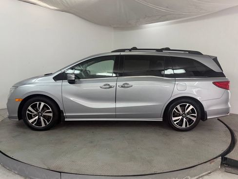 Used 2019 Honda Odyssey Elite image 4
