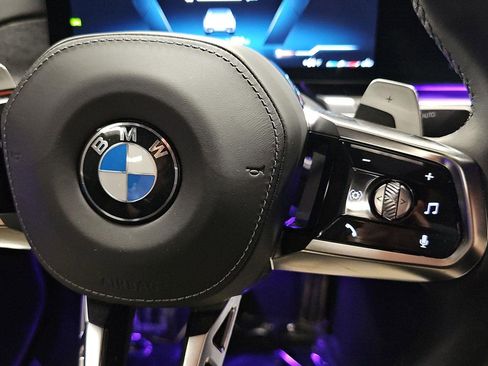 Used 2024 BMW 760i xDrive image 24