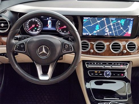 Used 2017 Mercedes-Benz E 400 4MATIC Wagon image 25
