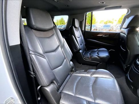 Used 2020 Cadillac Escalade ESV Premium Luxury AWD/4WD image 30