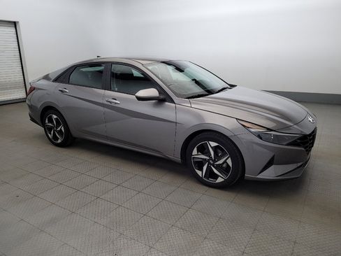 Used 2023 Hyundai Elantra SEL w/ Convenience Package image 11