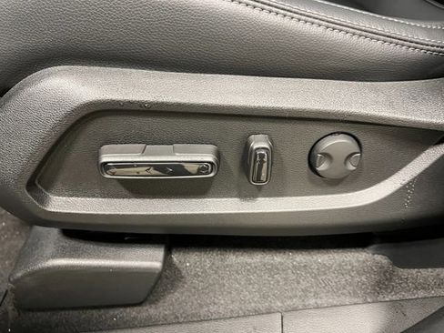 New 2025 Honda Pilot Touring image 14