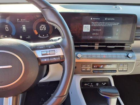 Used 2025 Hyundai Kona SEL image 13