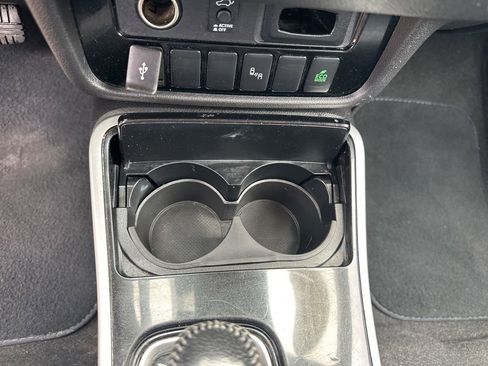 Used 2020 Mitsubishi Outlander AWD image 6