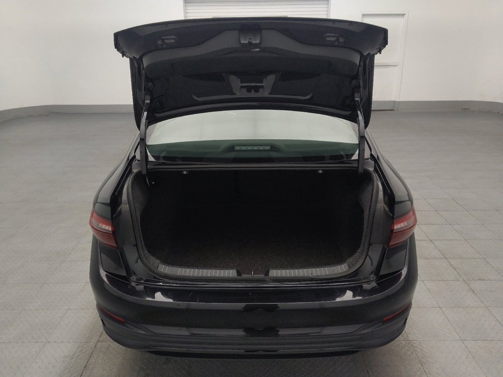 Used 2025 Volkswagen Jetta SE FWD image 29