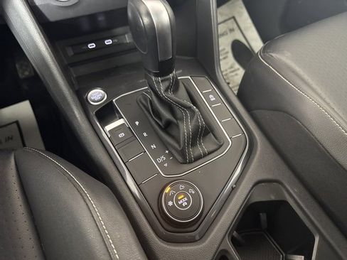 Certified 2021 Volkswagen Tiguan SE w/ Panoramic Sunroof Package image 16