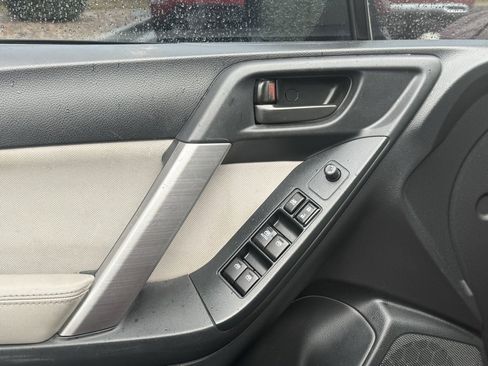 Used 2016 Subaru Forester 2.5i Premium image 9