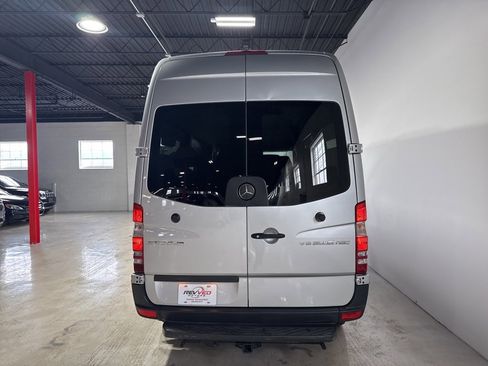 Used 2015 Mercedes-Benz Sprinter 2500 image 6