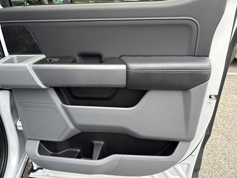 Used 2022 Ford F150 XLT w/ Equipment Group 302A High image 16