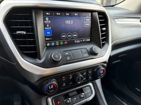 Used 2023 GMC Acadia SLT AWD/4WD image 7