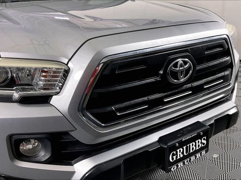 Used 2016 Toyota Tacoma SR5 w/ Towing Package RWD image 34