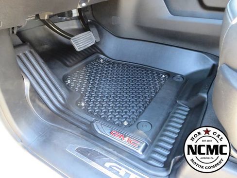 Used 2025 GMC Sierra 2500 AT4 AWD/4WD image 29