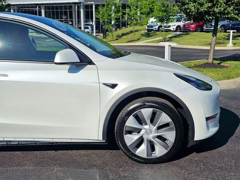 Used 2021 Tesla Model Y AWD image 6