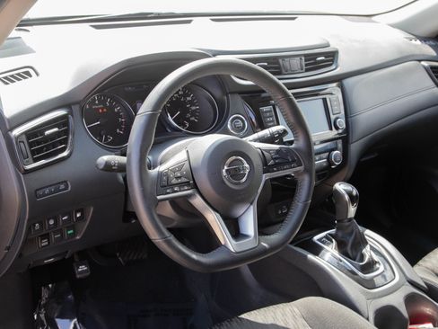 Used 2020 Nissan Rogue SV AWD/4WD image 21