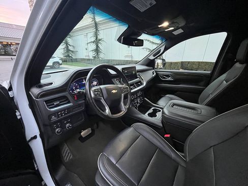 Used 2023 Chevrolet Suburban Premier image 16