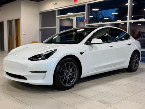 Used 2023 Tesla Model 3 Standard Range RWD image 4