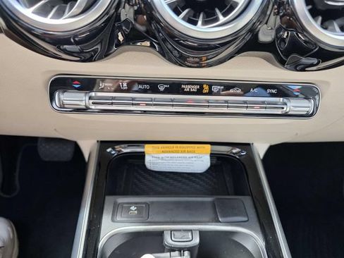 Used 2025 Mercedes-Benz GLB 250 image 10