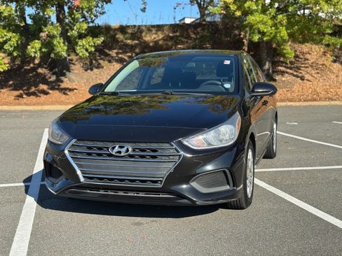 Used 2020 Hyundai Accent SE image 3
