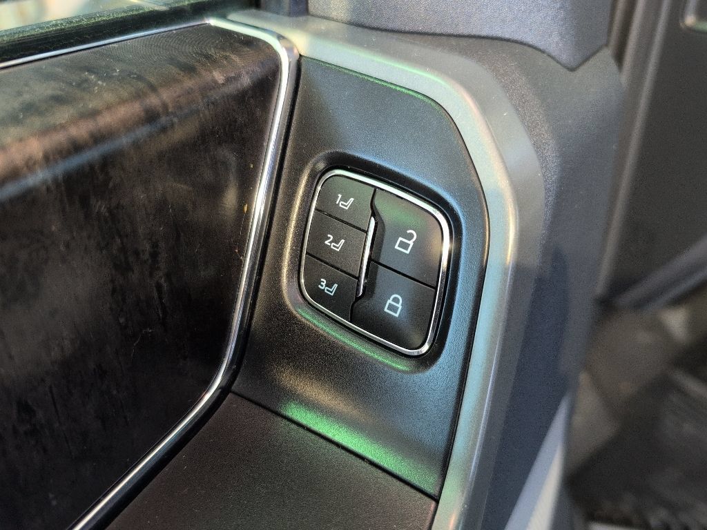 Used 2021 Ford F150 Lariat AWD/4WD image 9