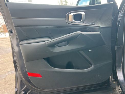 Certified 2025 Kia Sorento SX Prestige image 11