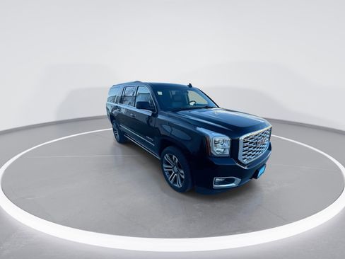 Used 2019 GMC Yukon XL Denali w/ Denali Ultimate Package image 2