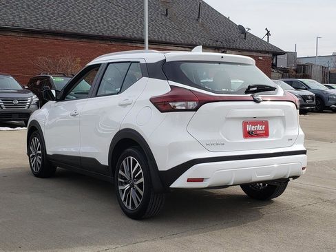 Used 2023 Nissan Kicks SV image 5